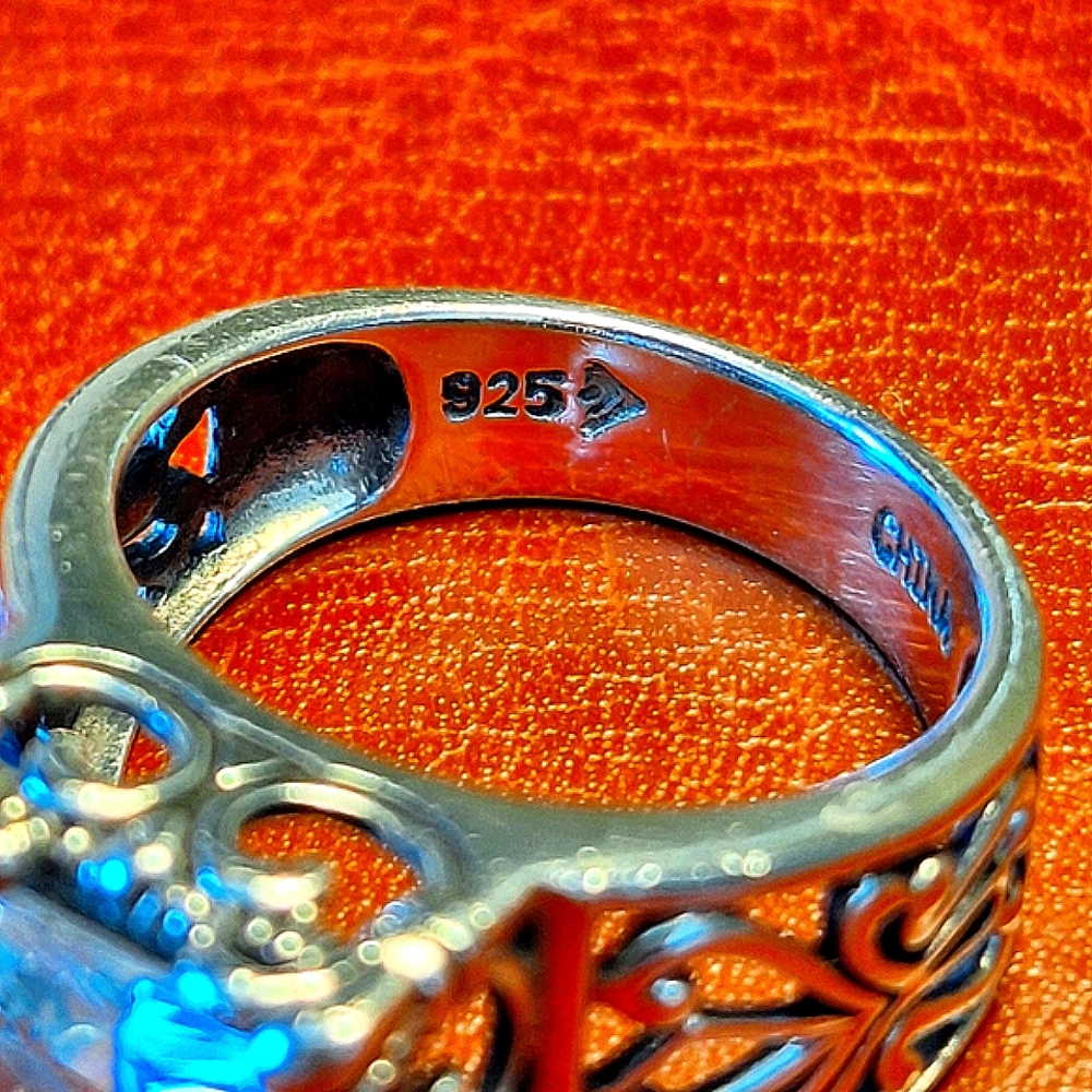 Silpada Vintage Silver Ring with Cubic Zirconia Gemstone - Picture 2 of 7